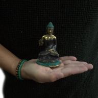 Medelstor Buddha med Handen Uppe