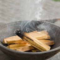 25g Grönt Träd Palo Santo Pinnar (3-4 pinnar)