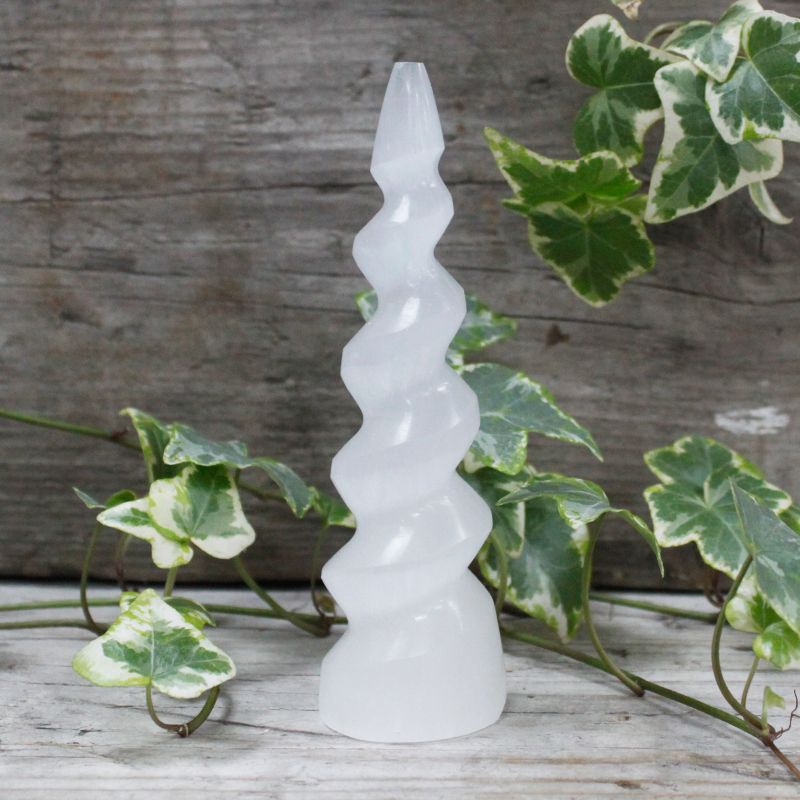 Selenitspiral Enhörningshorn - 15 cm