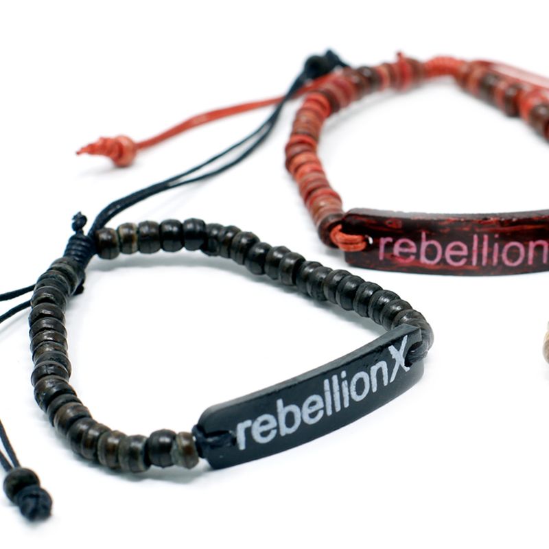 Kokosarmband med Slogan - Rebellion X