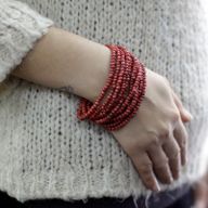 Armband med Flera Pärlor och Trälås - Diverse Färger