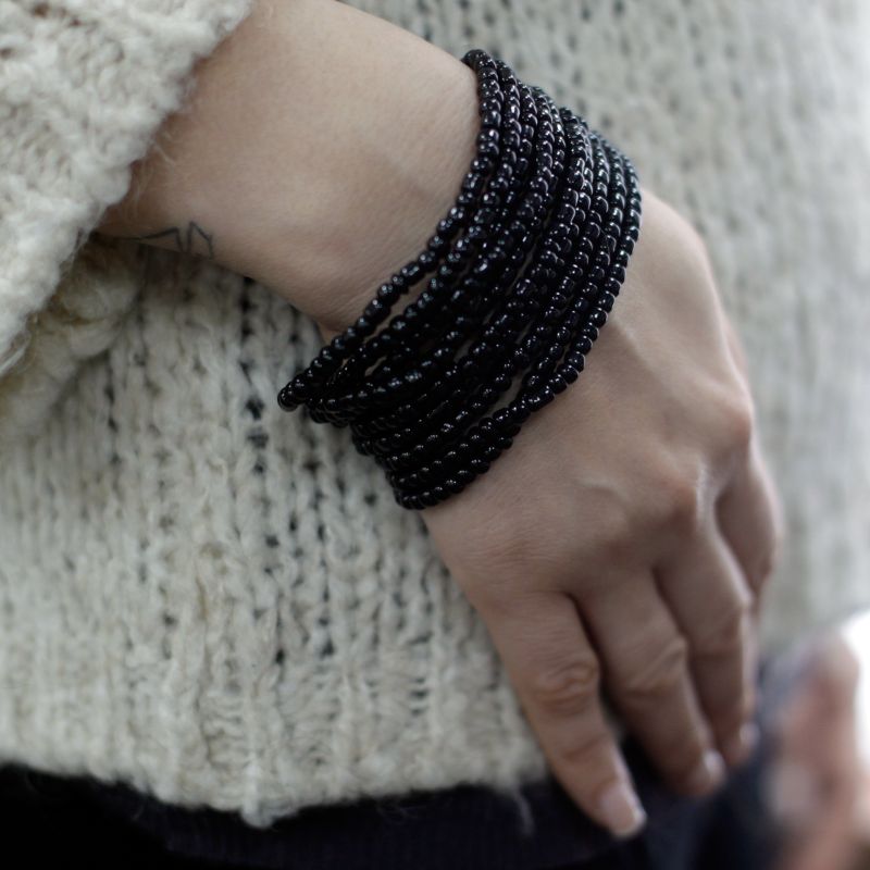 Armband med Flera Pärlor och Trälås - Diverse Färger