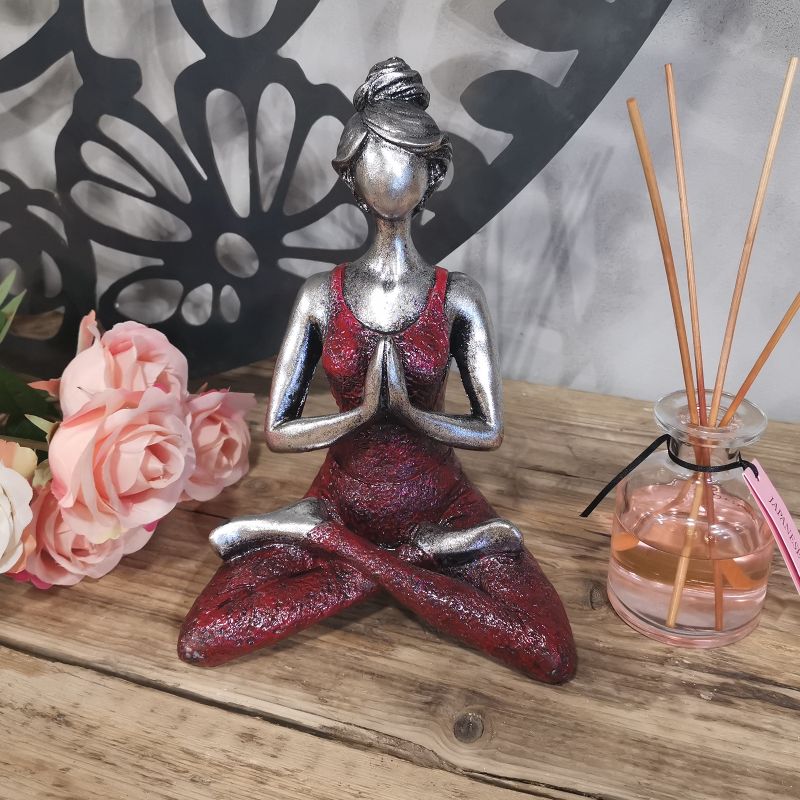 Yogadam Figur -  Silver & Vinröd 24cm