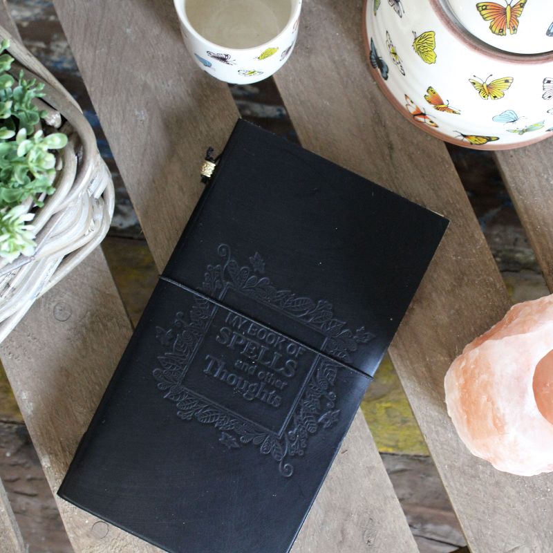 Handgjord Dagbok i Läder - My Book of Spells and other Thoughts - Svart
