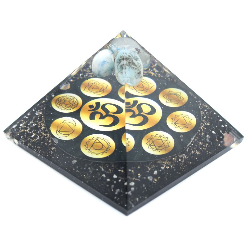 Pyramid av Orgonit 90mm - Midnatt Om Chakra