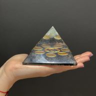 Pyramid av Orgonit 90mm - Midnatt Om Chakra