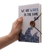 Liten Anteckningsbok med Rem - Waves in the same sea