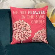 Kuddfodral med Tryck i Bomull - We are Flowers - Olivgrön, Rosa och Naturlig