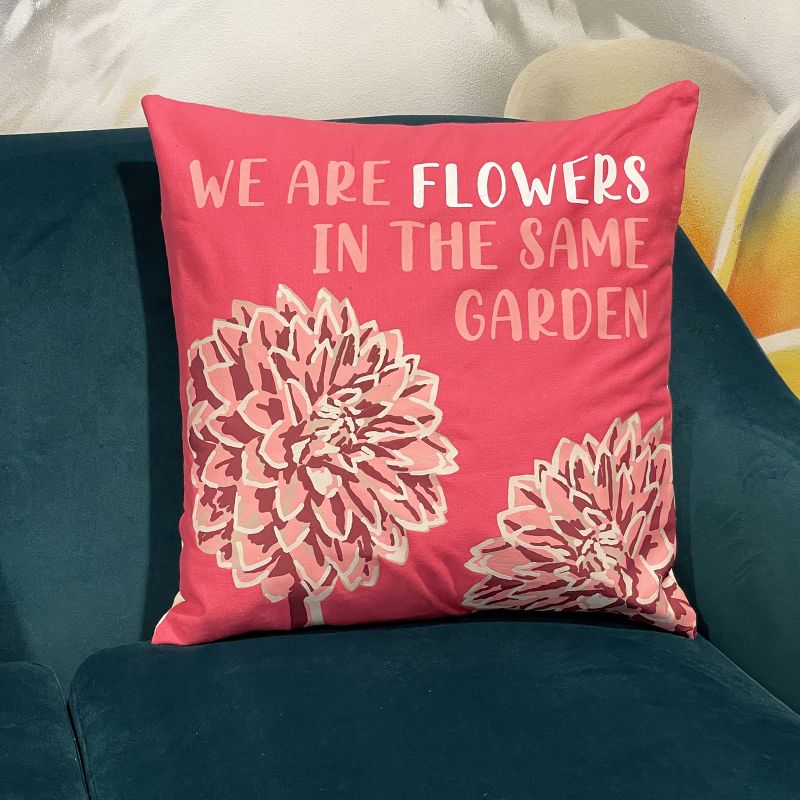 Kuddfodral med Tryck i Bomull - We are Flowers - Olivgrön, Rosa och Naturlig