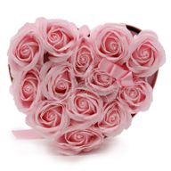 Gåvoset med Tvålblommor - 13 Rosa Rosor - Hjärta