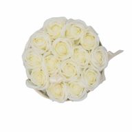 Gåvoset med Tvålblommor - 14 Krämfärgade Rosor - Rund