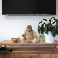 Handsnidad Buddhastaty - 40cm Glad - Vitkalkat
