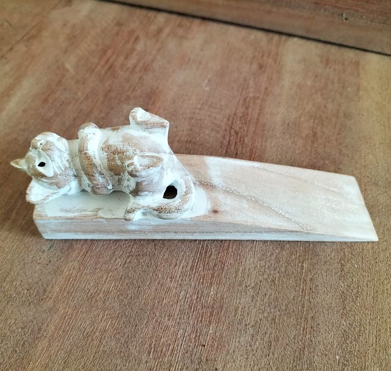 Handsnidad Dörrstopp - Kattunge