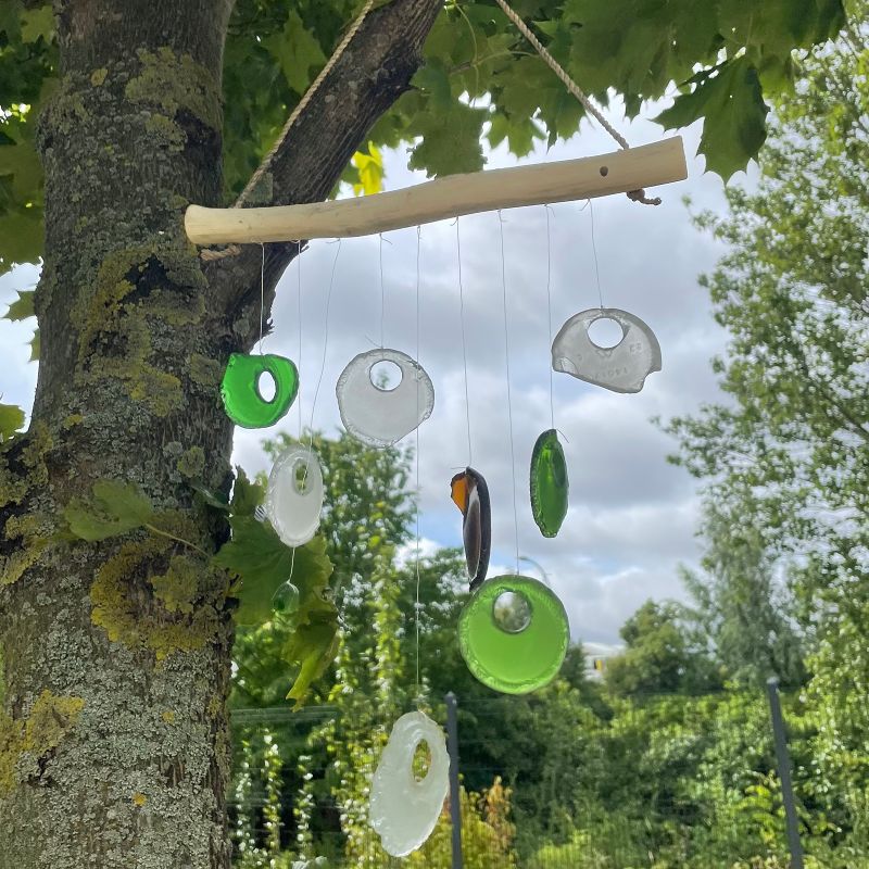 Vindspel av Återvunnet Glas - Flaskbottnar - Olika Färger