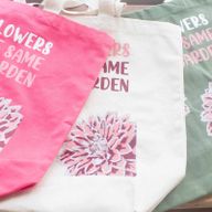 Bomullspåse med Tryck - We are Flowers - Olivgrön, Rosa och Naturlig