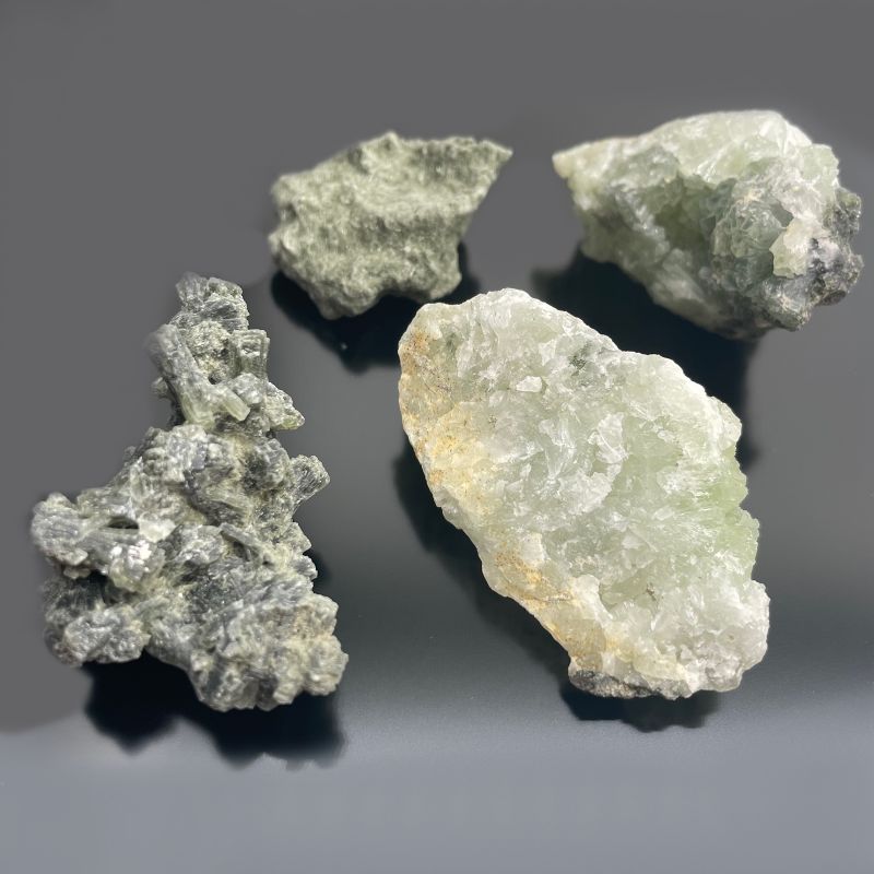 Exemplar av Mineraler - Liten Prynit (ca 30-79 stycken)