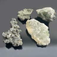 Exemplar av Mineraler - Liten Prynit (ca 30-79 stycken)