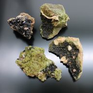Exemplar av Mineraler - Epidot (ca 10 stycken)