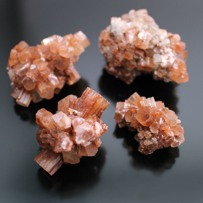 Exemplar av Mineraler - Aragonit (ca 20 stycken)