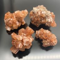 Exemplar av Mineraler - Aragonit (ca 20 stycken)