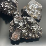 Exemplar av Mineraler - Naturlig Hematit (ca 20 stycken)