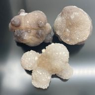 Exemplar av Mineraler - Kalcedon (ca 100 stycken)
