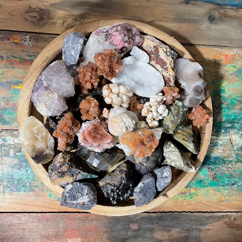 Exemplar av Mineraler - Kalkopyrit (ca 80 stycken)