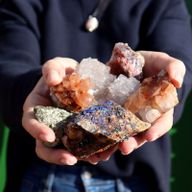 Exemplar av Mineraler - Kalkopyrit (ca 80 stycken)