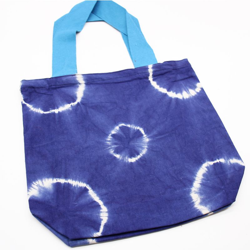 Naturlig Bomullskasse med Batik - 38x42x12cm - Blå med Cirklar - Blått Handtag