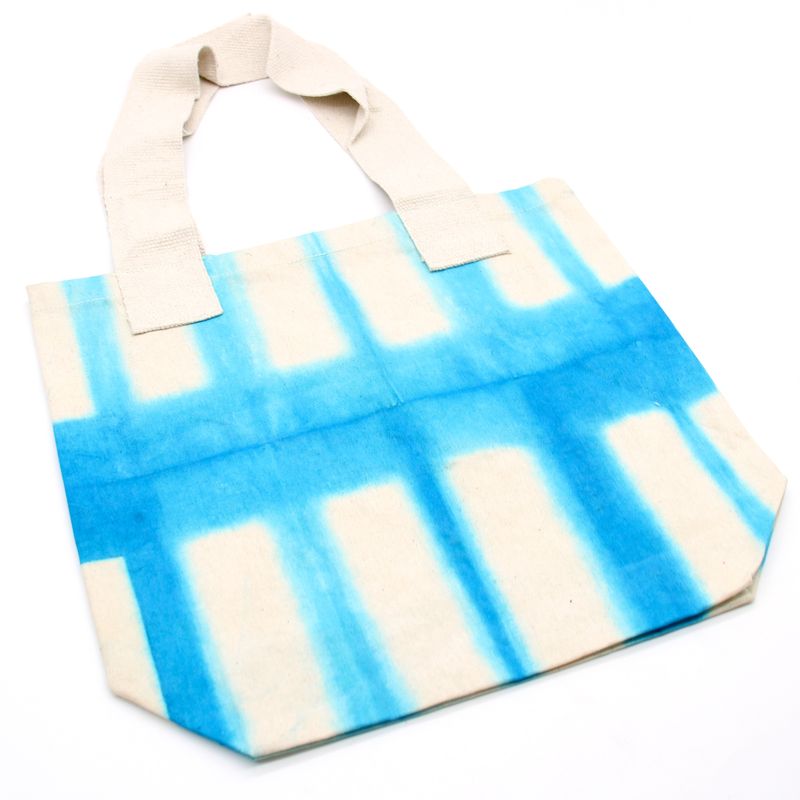 Naturlig Bomullskasse med Batik - 38x42x12cm - Himmelsblå med Streck - Naturligt Handtag