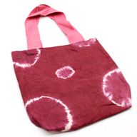Naturlig Bomullskasse med Batik - 38x42x12cm - Röd med Cirklar - Rosa Handtag