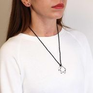 Spetsad Ädelstenshänge - Sexhörning av Vit Howlite