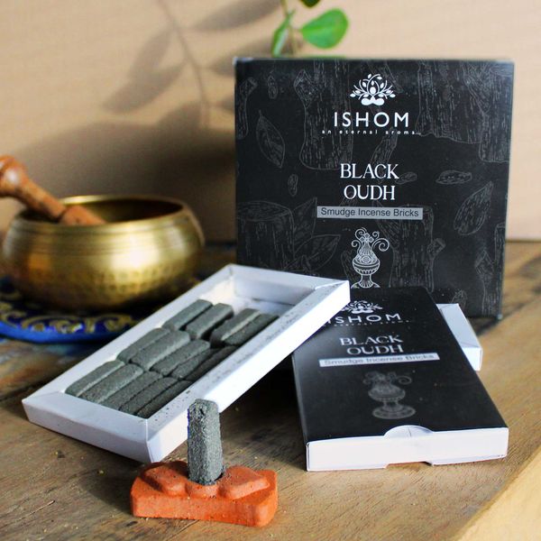 Paket med 15 Naturliga Rökelseblock med Hållare - Svart Oudh