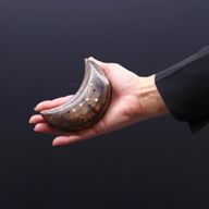 Graverad Rökelsebrännare av Mässing med Stjärntecken - Måne
