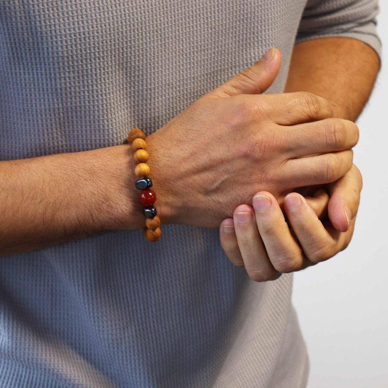 Rotchakra Armband av Cederträ med Röd Jaspis