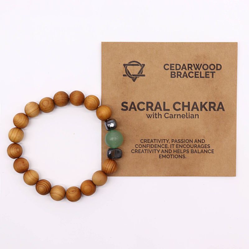 Sakralchakra Armband av Cederträ med Grön Aventurin