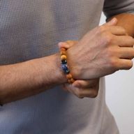 Halschakra Armband av Cederträ med Sodalit