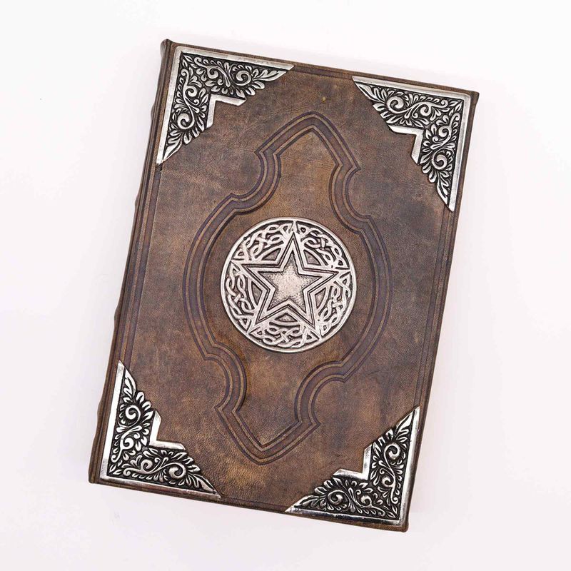 Stor Brun Anteckningsbok - Pentagon i Zink (26x18cm) - 200 sidor