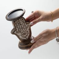 Ljushållare i Mangoträ - Hamsa - Liten 18x11cm