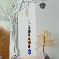 Hängande Prydnad med Chakrastenar - Hamsa