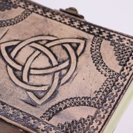 Cirkel-Triquetra - Esoterisk Anteckningsbok - Ljusbrun - 200 Sidor - 17.5x12.5x3cm