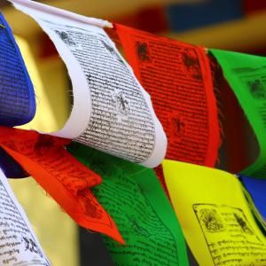 Tibetanska Böne- och Mantraflaggor - AWGifts Sverige - Leverantör av Present- och Aromaterapiartiklar