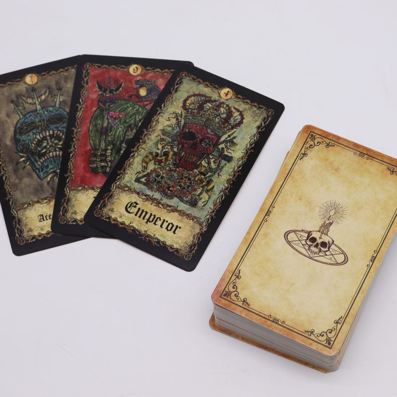 Tarotkort med Guidebok – Requiem-Arkanan