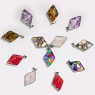 Stålramade Hängen i Diamantform - 12 Blandade Ädelstenschips & Snäckskal