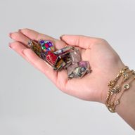 Stålramade Hängen i Diamantform - 12 Blandade Ädelstenschips & Snäckskal