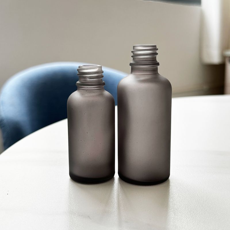10ml Flaska i Grå Frostat Glas - Utan Lock