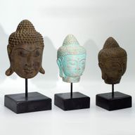 Buddhahuvud i Stillhet på Stativ - Grön Koppar