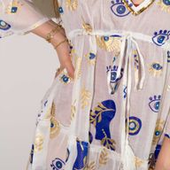 Nomad Sari Klänning M/L - Vit, Blå & Guld Design med Onda Ögat