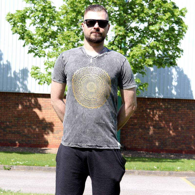 Stentvättad T-shirt (S) - Mandala - Mörkgrå