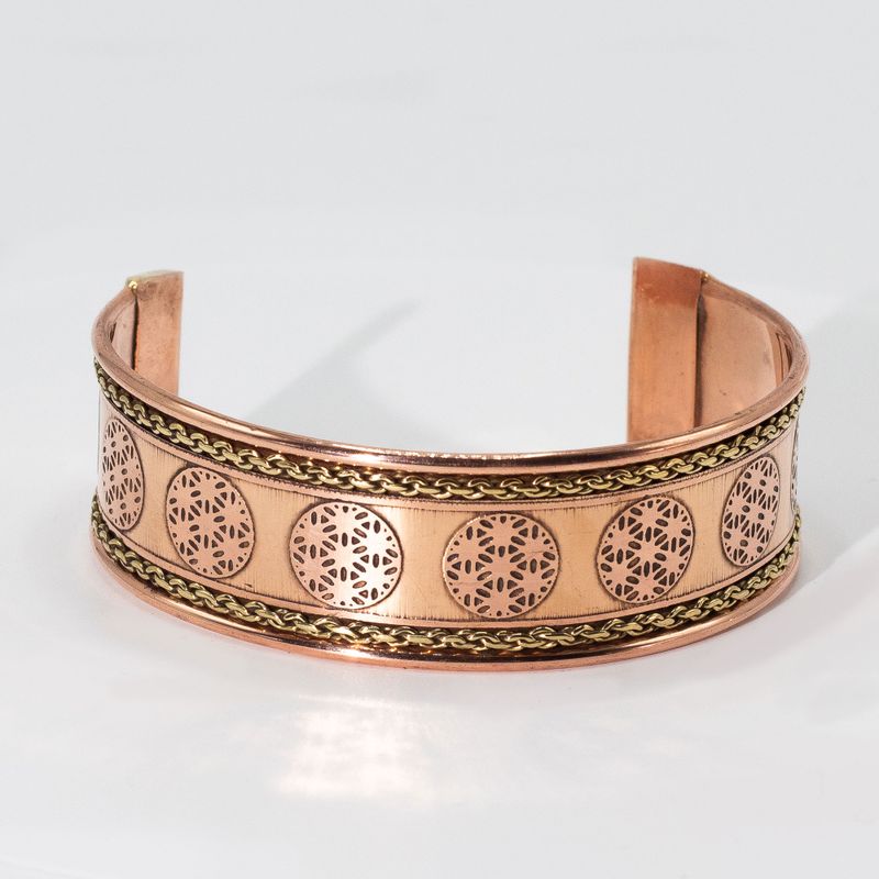 Breda Armband i Koppar med Mässingsdekor (blandade)
